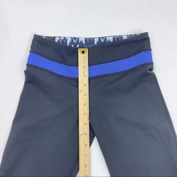 Lululemon Reversible Grove crop legging Size 4 - Picture 5 of 11